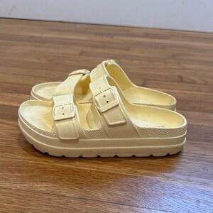 Platform Yellow sandal